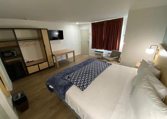 Salt Air Lodge
